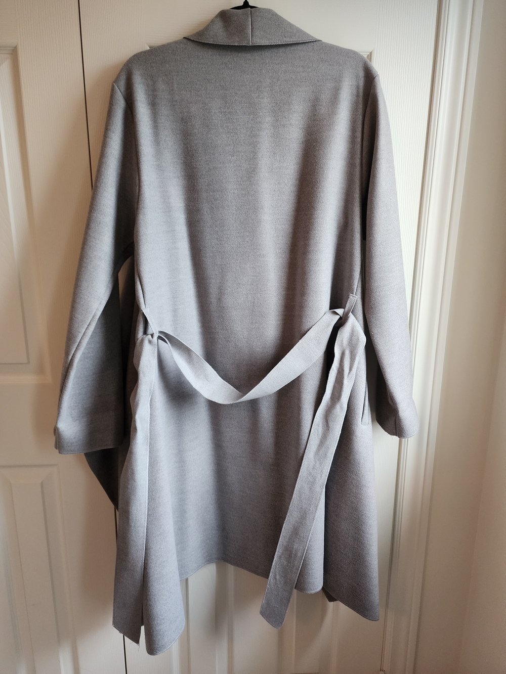 Le Chateau Gray Waterfall Tie-Waist Coat Size SM - Picture 9 of 10